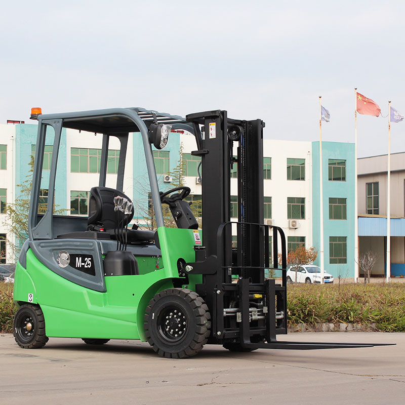 近くでレンタルできるフォークリフト