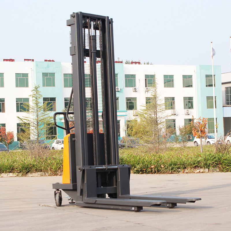 電動スタッカー