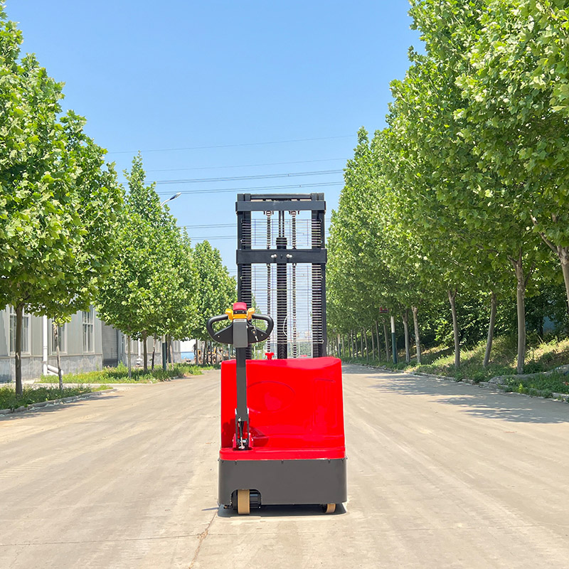 倉庫スタッカー