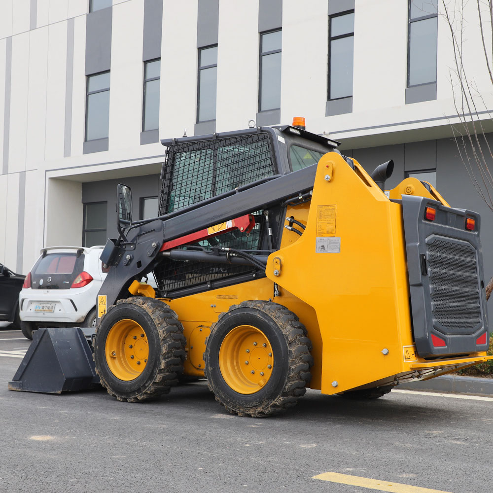 コンパクトスキッドステアローダー