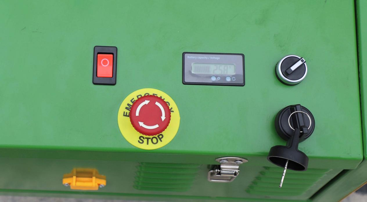 リモコン式刈払機