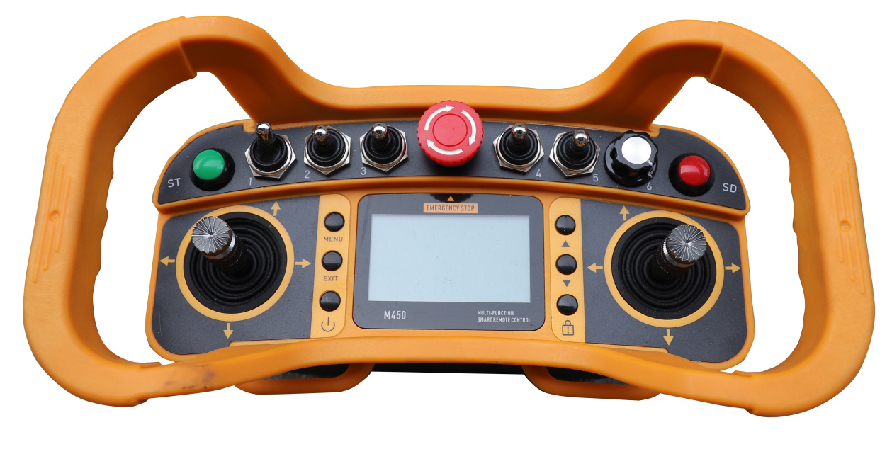 リモコン式芝刈り機は人気があり、芝生の手入れに革命をもたらしました