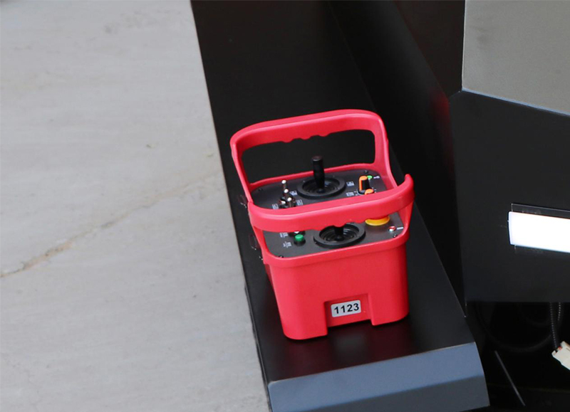 多目的芝刈り機.jpg 多目的芝刈り機.jpg