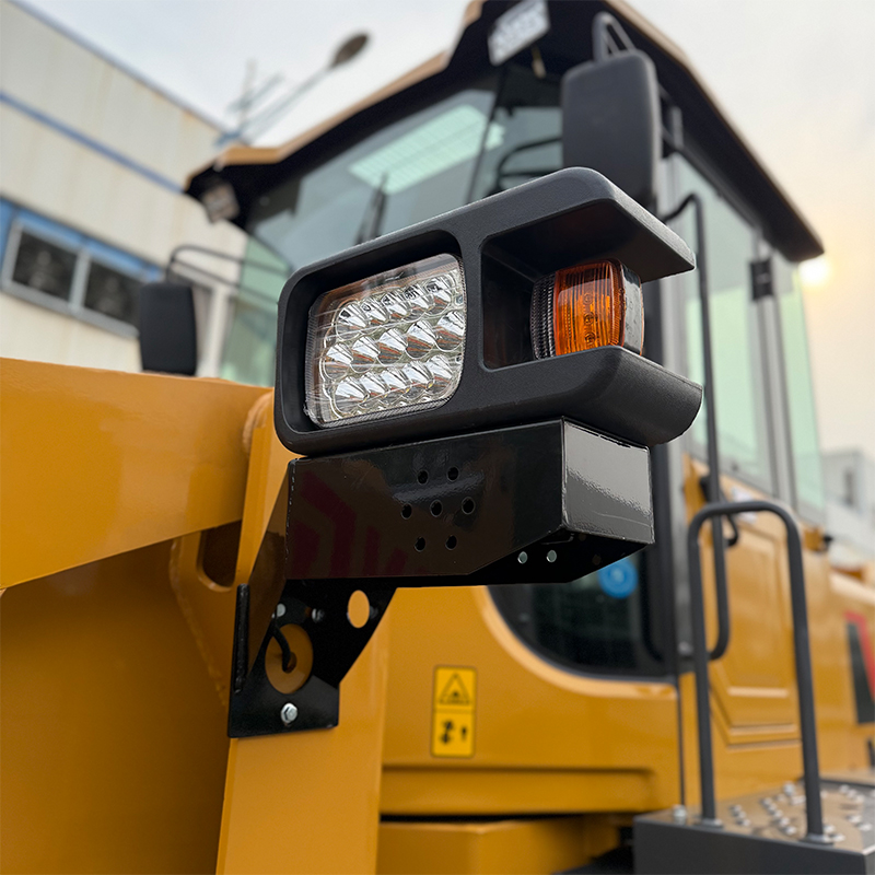 小型ホイールローダー販売中