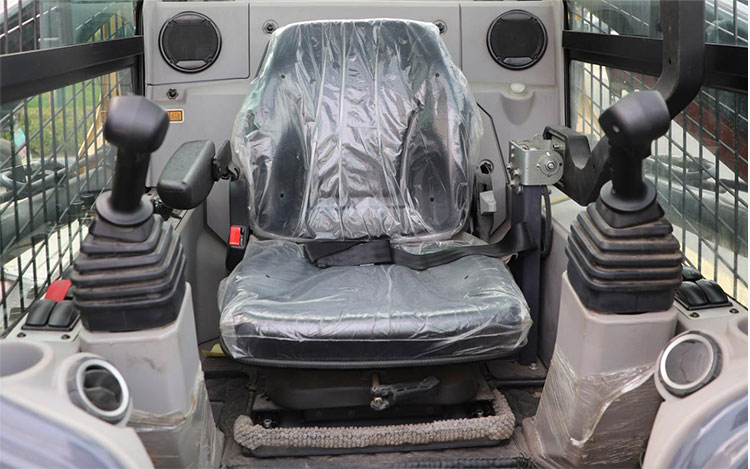 コンパクトスキッドステアローダー コンパクトスキッドステアローダー