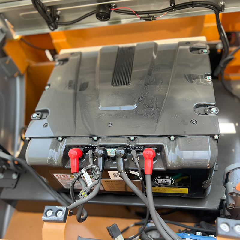 電動フォークリフトの価格