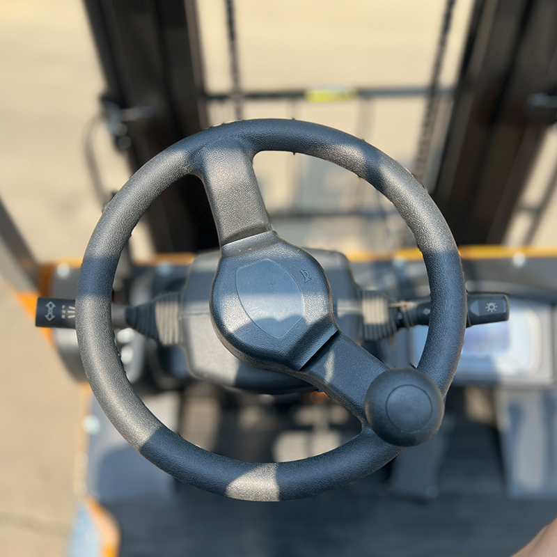 電動フォークリフトの価格